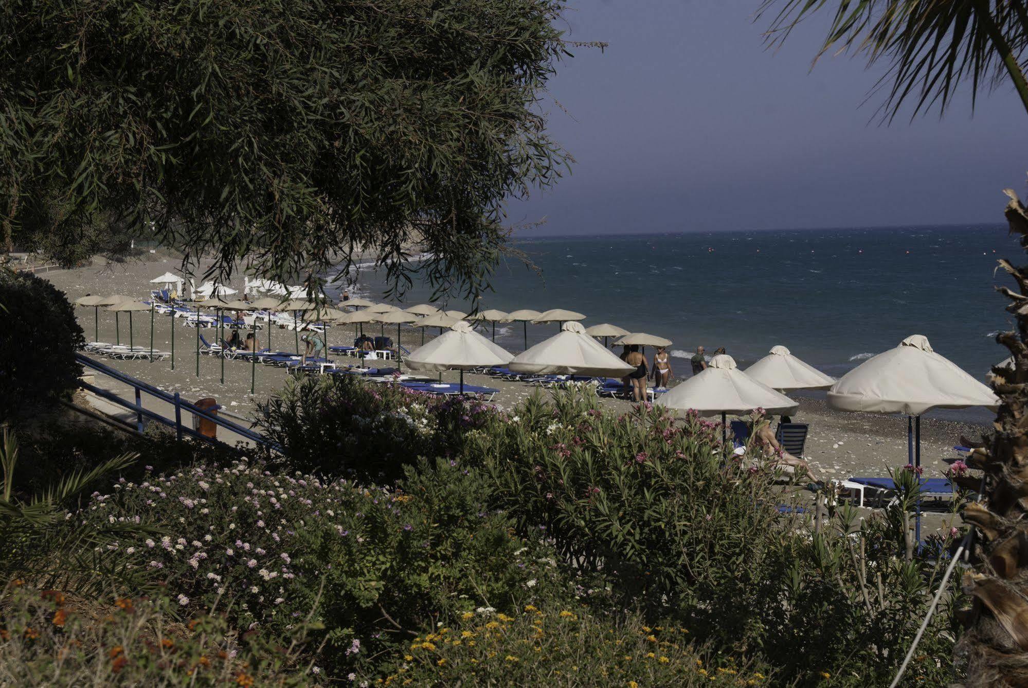 Kotzias Beach Apartments ปิสซูรี ภายนอก รูปภาพ